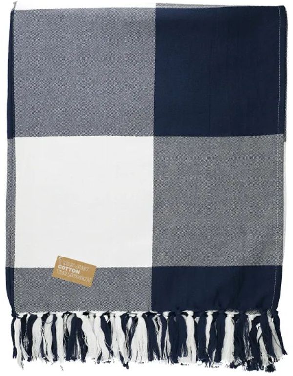 Am image of a Custom Field & Co. 100 Percent Organic Cotton Check Throw Blanket in Navy!
