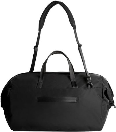 Am image of a Custom Bellroy Classic Weekender 45L Duffel in Black!