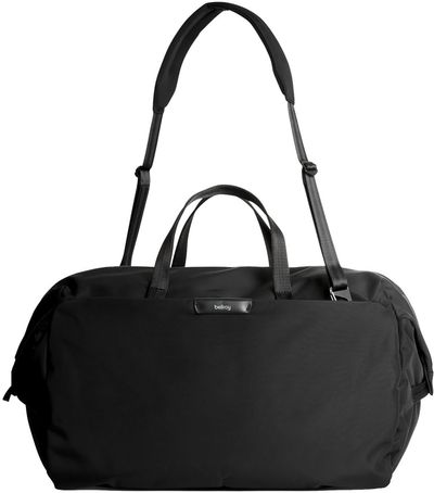 Am image of a Custom Bellroy Classic Weekender 45L Duffel in Black!