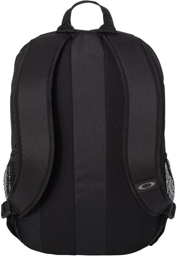 Am image of a Custom Oakley 20L Enduro Backpack in Blackout!