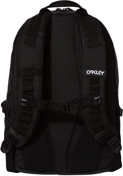 Am image of a Custom Oakley 20L Street Backpack in Blackout!