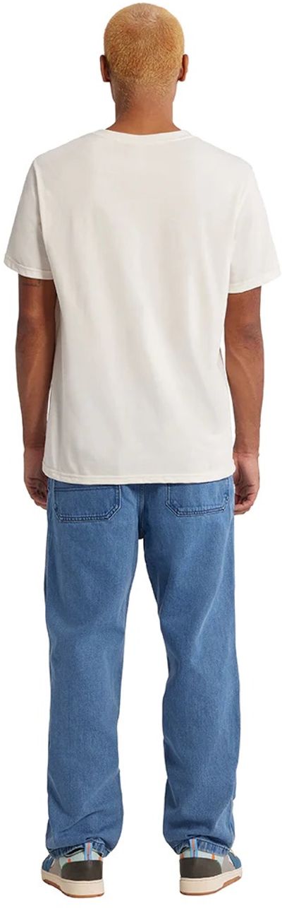 Am image of a Custom C'est Beau Essential TShirt in Naturel!