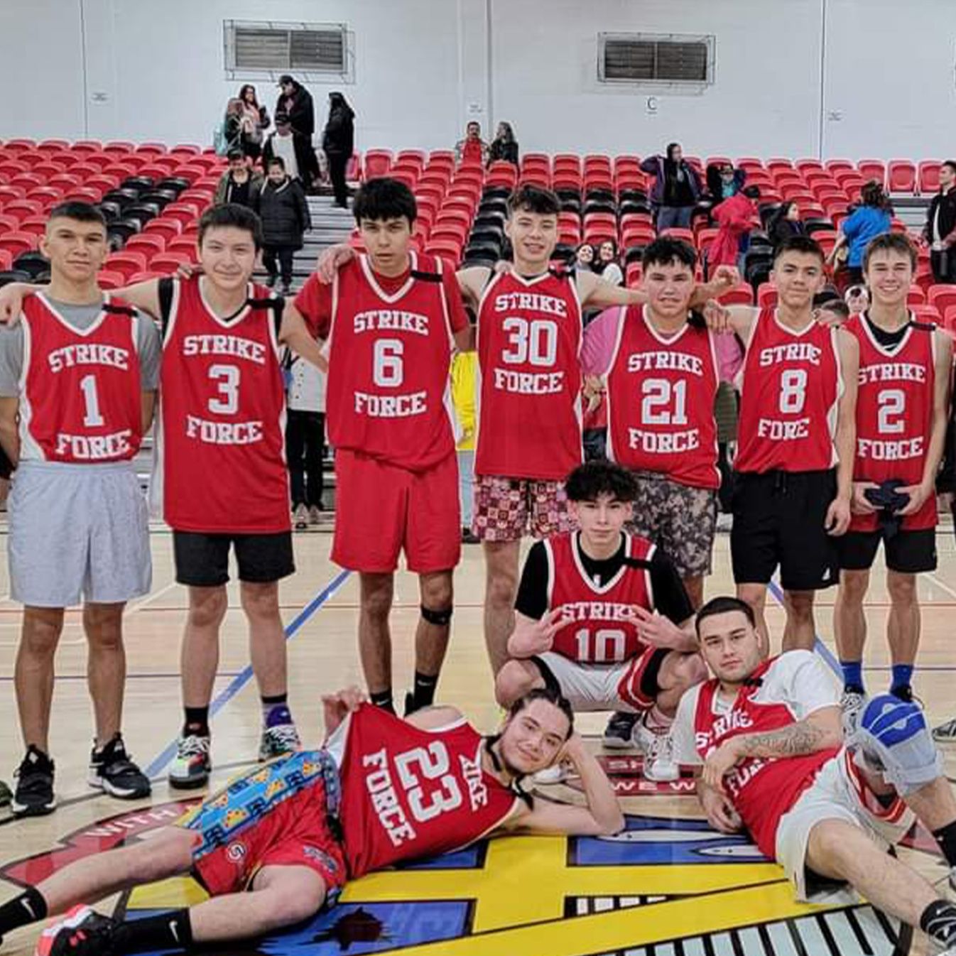 An image of a team wearing the custom jerseys we printed!