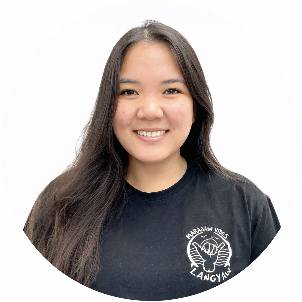 Hannah | Embroidery Specialist