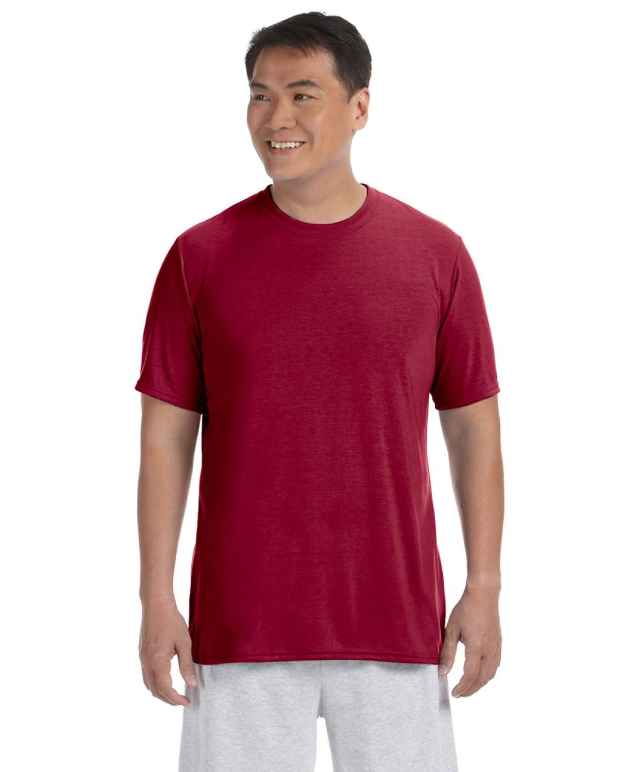 Gildan Performance T shirt in Cardinal Red